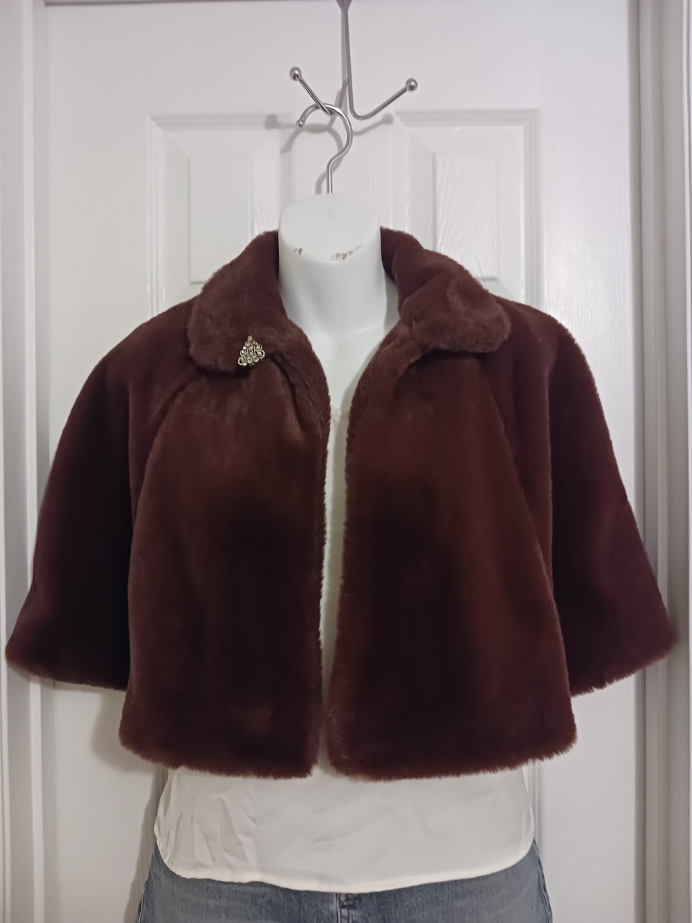 Faux Fur Maroon Caplet Shrug Wrap  Womens Small Rhinstone Clip Small